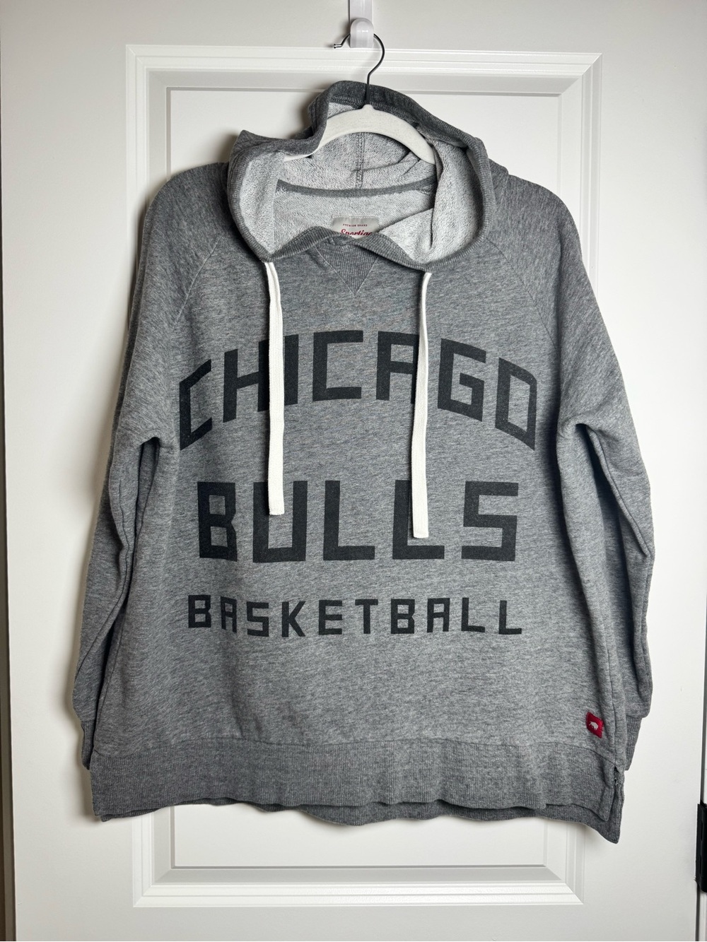 Chicago Bulls Gray Pullover Hoodie Sweatshirt